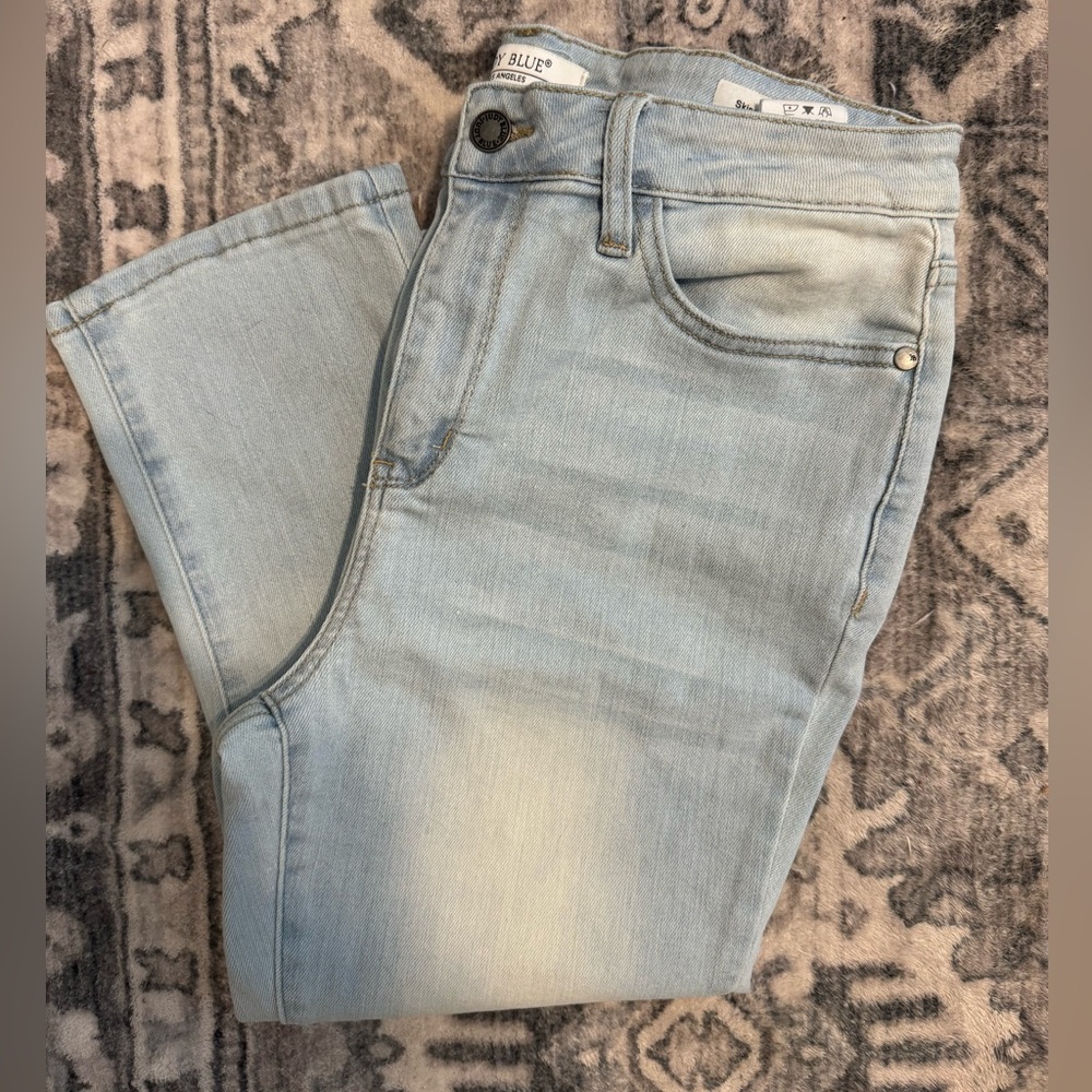 Judy Blue Light Wash Capri Jeans